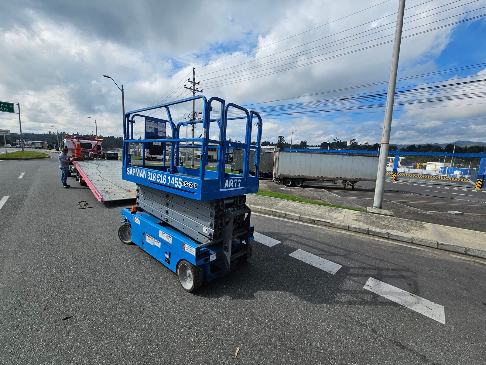 Andamios certificados en Bucaramanga- SAPMAN SAS alquiler de elevadores de tijera en Bucaramanga