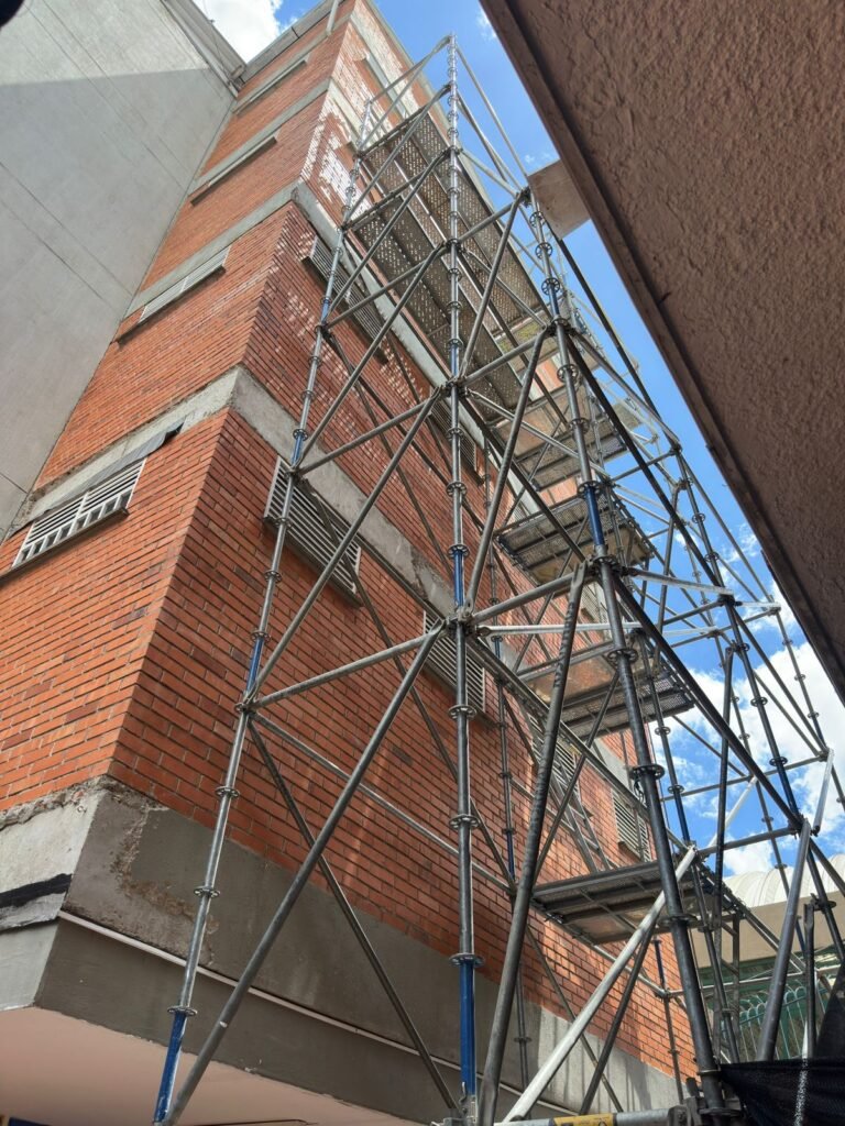 Venta de andamios certificados en Colombia