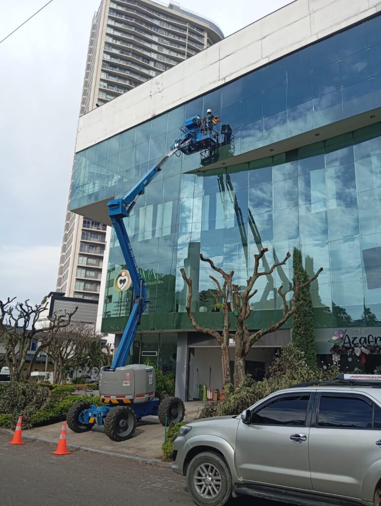 Venta de Plataformas elevadoras en colombia