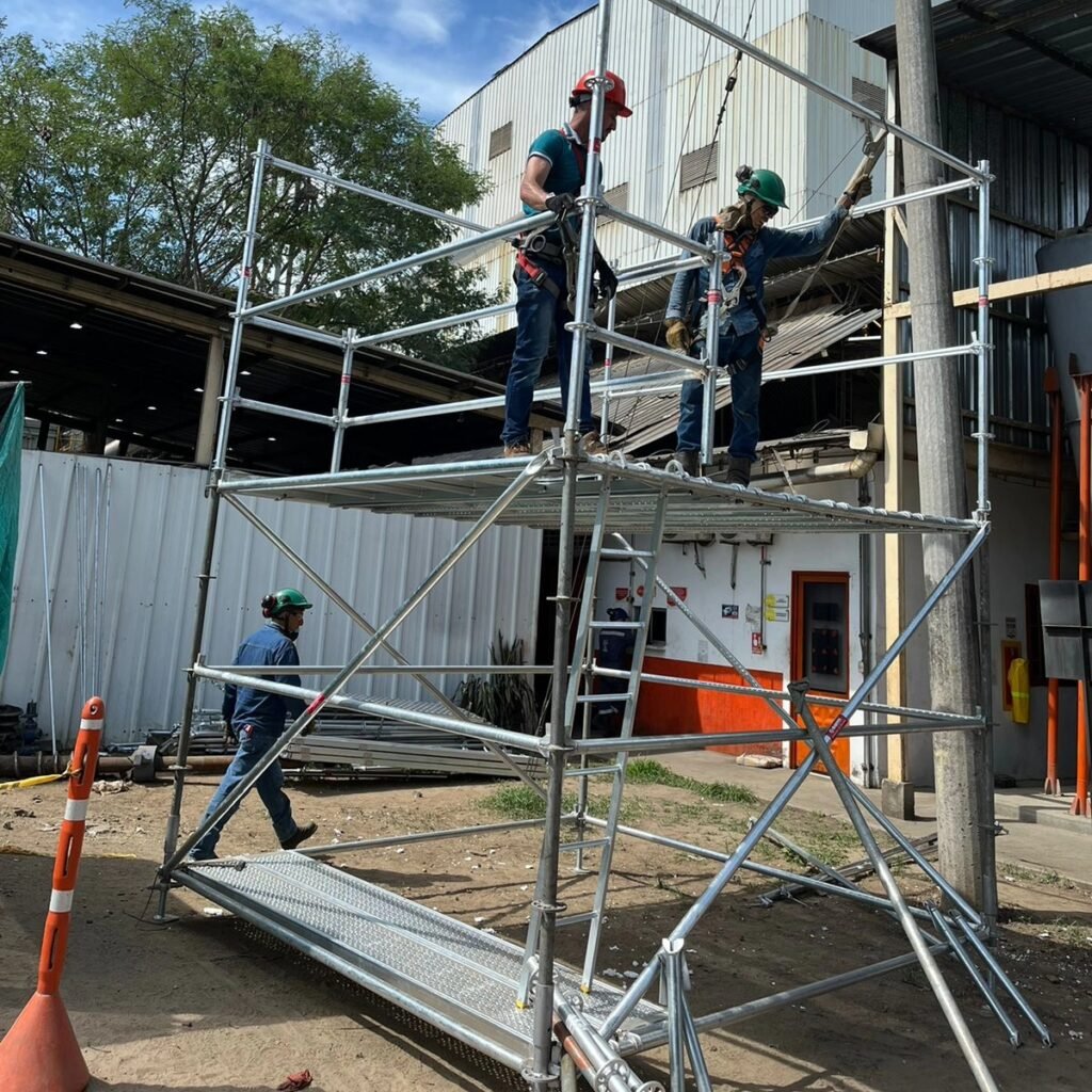 Venta de andamios certificados en Colombia