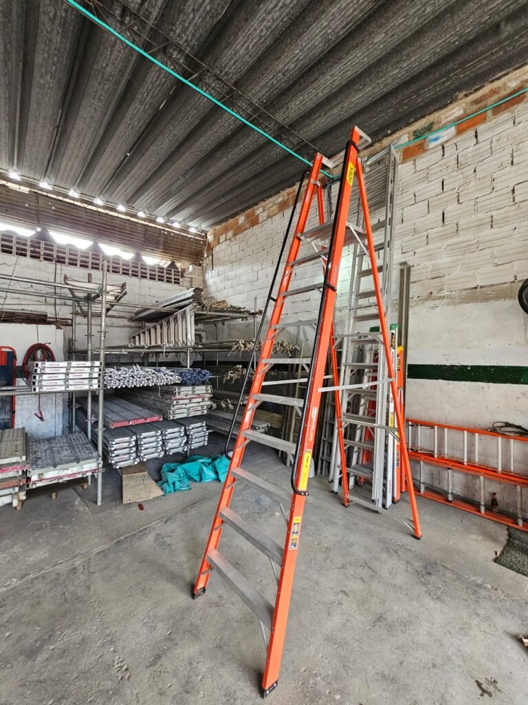 Escalera tipo Tijera Certificada